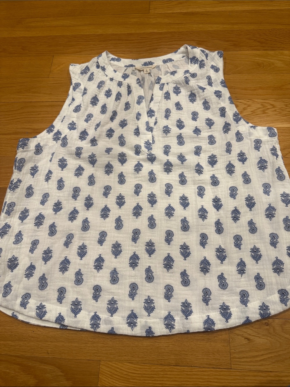 Lucky Brand  tank top size large.